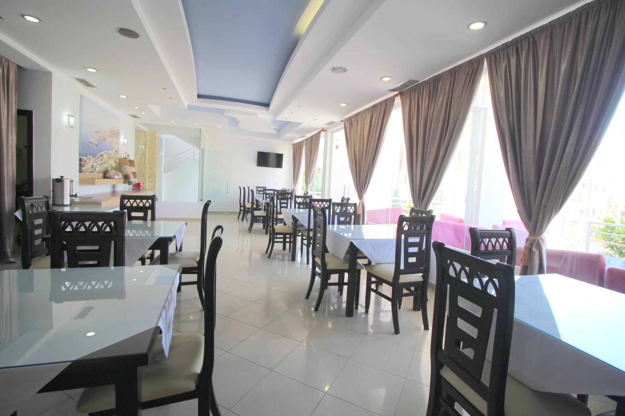 Oskar 4* Saranda
