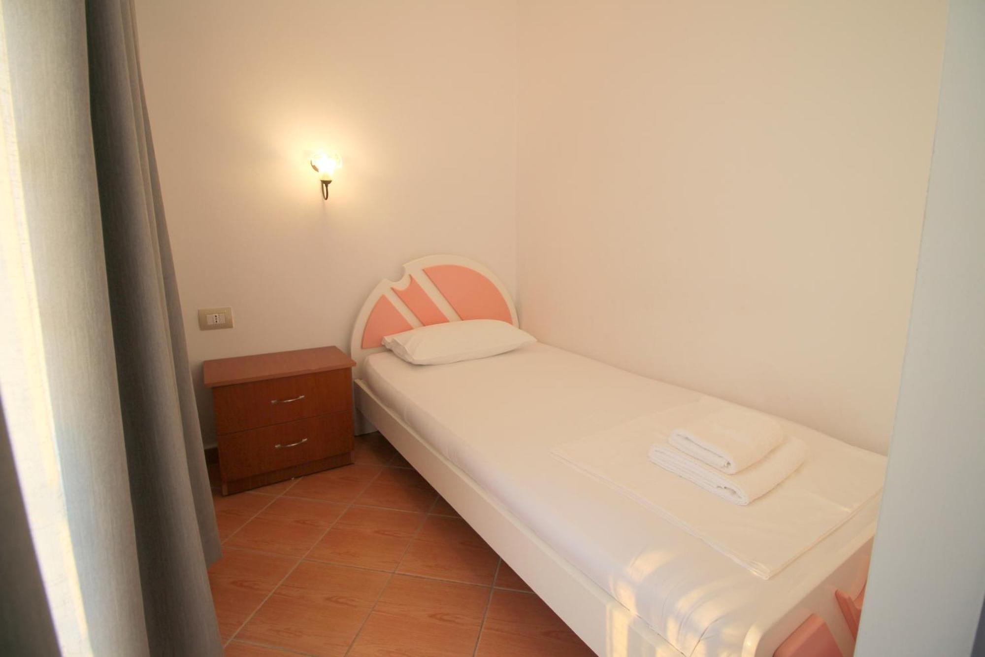 Oskar 4* Saranda
